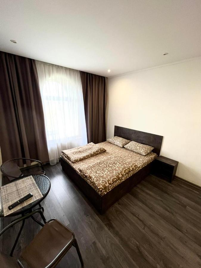 Нові Апартаменти 83 Ivano-Frankivsk Exterior foto