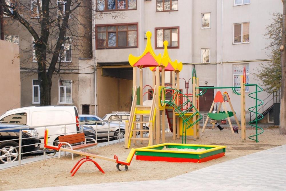 Нові Апартаменти 83 Ivano-Frankivsk Exterior foto